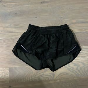 Lululemon Size 4 Camo Hotty Hot Shorts